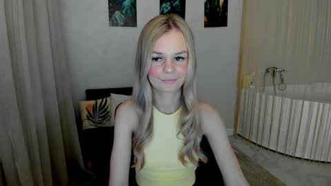 midnighteaura online show from May 14, 11:17 am