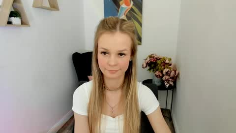 midnighteaura online show from May 19, 12:11 pm