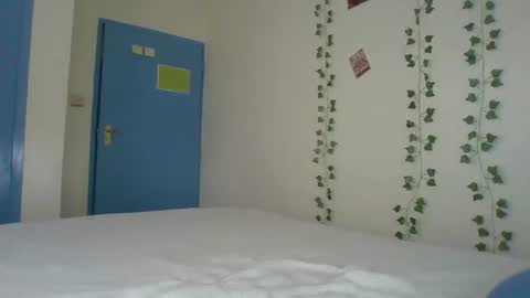 Naught Kelly online show from February 21, 9:32 am