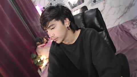 Kitty online show from April 24, 9:50 pm