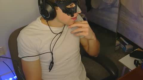 midnightmasc online show from March 11, 5:52 pm