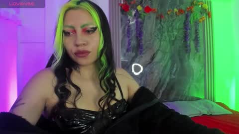 Snapshot of midory_ chatting on October 1, 1:55 am midory_ online show from October 1, 1:55 am