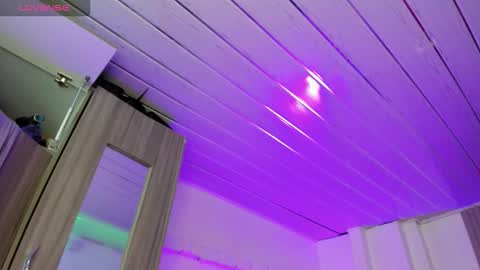 Snapshot of midory_ chatting on October 9, 10:30 pm midory_ online show from October 9, 10:30 pm