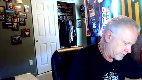 Snapshot of midwestdad09 chatting on September 12, 5:02 pm midwestdad09 online show from September 12, 5:02 pm