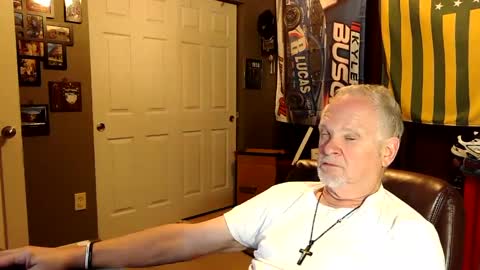 Snapshot of midwestdad09 chatting on September 25, 12:36 am midwestdad09 online show from September 25, 12:36 am