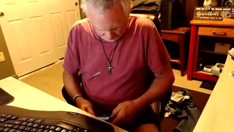 Snapshot of midwestdad09 chatting on October 6, 12:19 am midwestdad09 online show from October 6, 12:19 am