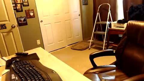 Snapshot of midwestdad09 chatting on November 2, 1:46 pm midwestdad09 online show from November 2, 1:46 pm