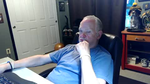 Snapshot of midwestdad09 chatting on June 21, 11:18 pm midwestdad09 online show from June 21, 11:18 pm