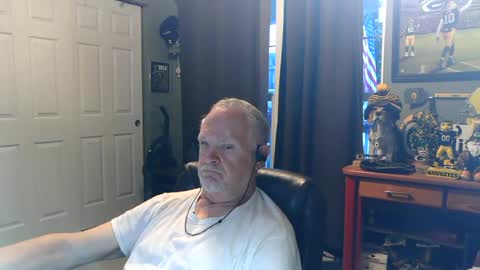 Snapshot of midwestdad09 chatting on June 29, 10:15 am midwestdad09 online show from June 29, 10:15 am