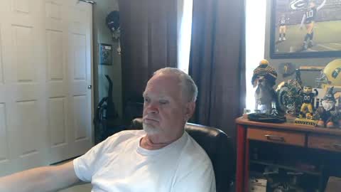 Snapshot of midwestdad09 chatting on June 29, 11:27 pm midwestdad09 online show from June 29, 11:27 pm