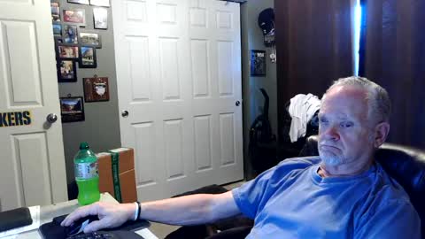Snapshot of midwestdad09 chatting on July 13, 12:24 am midwestdad09 online show from July 13, 12:24 am