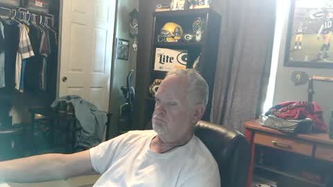 Snapshot of midwestdad09 chatting on July 18, 6:01 pm midwestdad09 online show from July 18, 6:01 pm