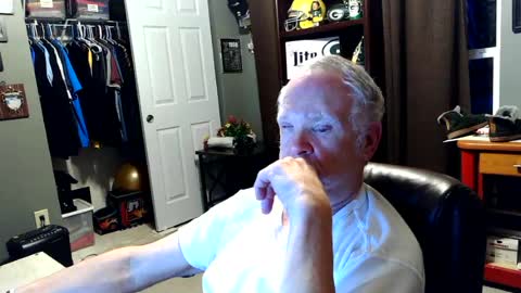 Snapshot of midwestdad09 chatting on July 31, 1:27 am midwestdad09 online show from July 31, 1:27 am