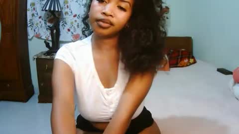 miel_07 online show from May 8, 7:25 am