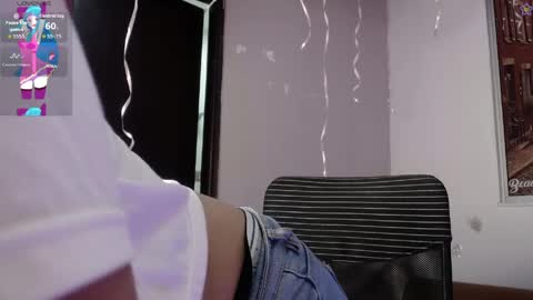 Snapshot of miel_alisha chatting on May 27, 12:57 pm miel online show from May 27, 12:57 pm
