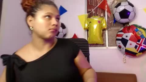 Snapshot of miel_alisha chatting on June 17, 1:01 pm miel online show from June 17, 1:01 pm
