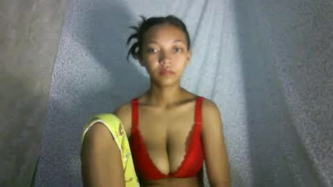 Snapshot of mierialiah chatting on February 6, 12:05 pm mierialiah online show from February 6, 12:05 pm