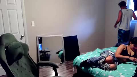 Snapshot of mifriend1998 chatting on March 11, 11:11 pm mifriend1998 online show from March 11, 11:11 pm