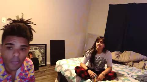 Snapshot of mifriend1998 chatting on March 23, 6:17 am mifriend1998 online show from March 23, 6:17 am