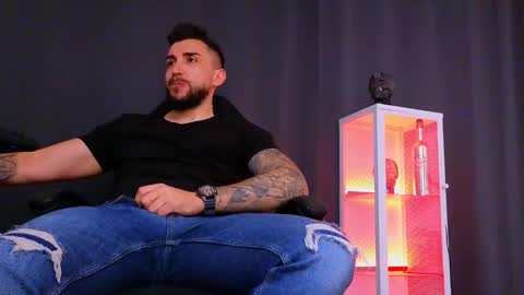 MightyAaron online show from January 31, 10:52 am