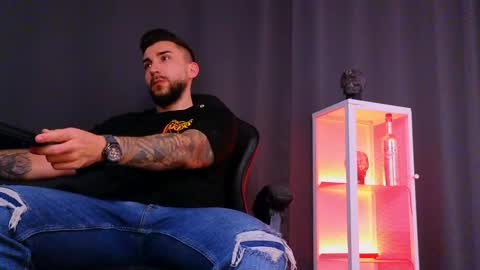 MightyAaron online show from February 3, 3:42 am