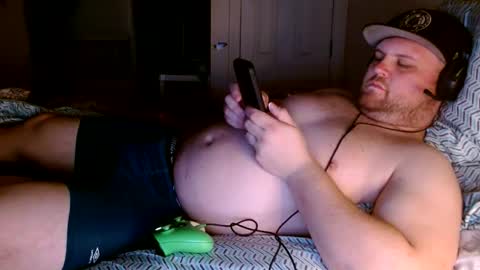 Snapshot of miguel320129 chatting on January 31, 10:52 am Miggy online show from January 31, 10:52 am