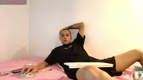 Snapshot of miguelangel_996 chatting on July 26, 4:53 am miguel angel online show from July 26, 4:53 am