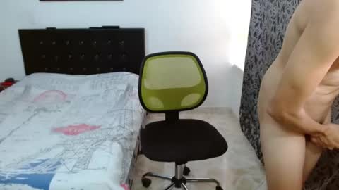 Snapshot of miguelitohot4 chatting on June 23, 4:05 pm Miguel Eduardo online show from June 23, 4:05 pm