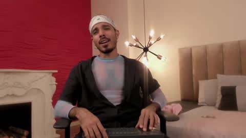 miguelsanfrancisco online show from February 7, 11:45 am