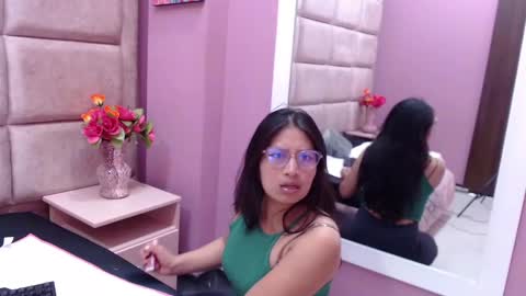 Snapshot of miha_smith chatting on December 12, 2:37 am Miha online show from December 12, 2:37 am