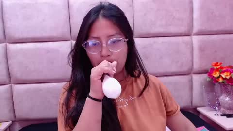 Snapshot of miha_smith chatting on January 5, 6:24 am Miha online show from January 5, 6:24 am