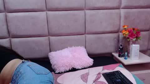 Snapshot of miha_smith chatting on January 24, 3:00 am Miha online show from January 24, 3:00 am