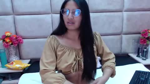 Snapshot of miha_smith chatting on March 11, 2:54 am Miha online show from March 11, 2:54 am