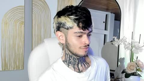 Snapshot of mihailleroy chatting on December 30, 11:28 pm MIHAIL LEROY finally independent model online show from December 30, 11:28 pm