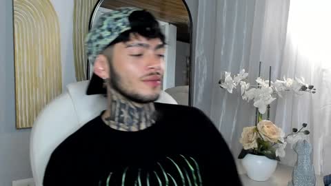 Snapshot of mihailleroy chatting on January 29, 12:01 am MIHAIL LEROY finally independent model online show from January 29, 12:01 am