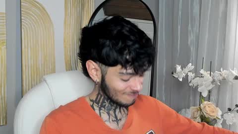 Snapshot of mihailleroy chatting on January 31, 11:24 pm MIHAIL LEROY finally independent model online show from January 31, 11:24 pm