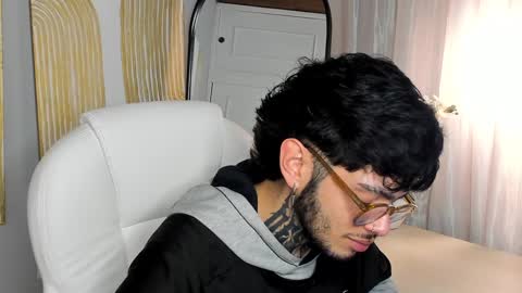 Snapshot of mihailleroy chatting on February 5, 2:29 am MIHAIL LEROY finally independent model online show from February 5, 2:29 am