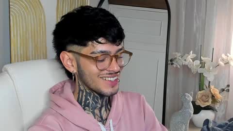 Snapshot of mihailleroy chatting on February 7, 1:47 am MIHAIL LEROY finally independent model online show from February 7, 1:47 am