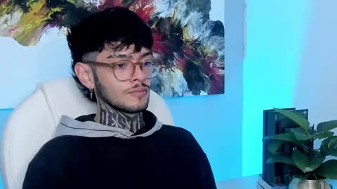 Snapshot of mihailleroy chatting on February 12, 1:30 am MIHAIL LEROY finally independent model online show from February 12, 1:30 am