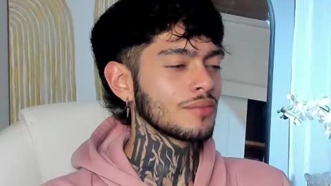 Snapshot of mihailleroy chatting on February 26, 12:16 am MIHAIL LEROY finally independent model online show from February 26, 12:16 am