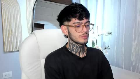 Snapshot of mihailleroy chatting on March 5, 11:49 pm MIHAIL LEROY finally independent model online show from March 5, 11:49 pm