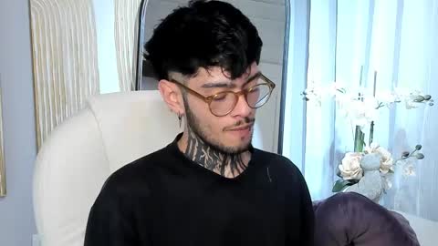 Snapshot of mihailleroy chatting on March 6, 2:51 am MIHAIL LEROY finally independent model online show from March 6, 2:51 am