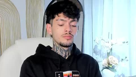 Snapshot of mihailleroy chatting on March 10, 10:45 pm MIHAIL LEROY finally independent model online show from March 10, 10:45 pm