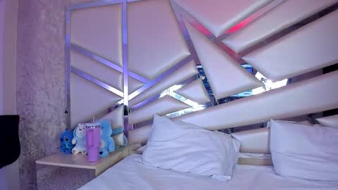 MIA 3 online show from December 3, 3:03 am