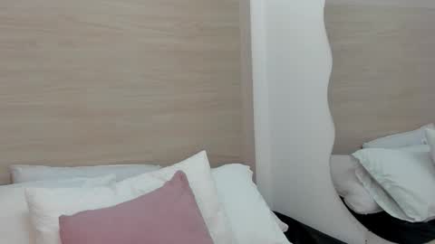 Snapshot of miia03 chatting on March 14, 11:04 am Miia online show from March 14, 11:04 am