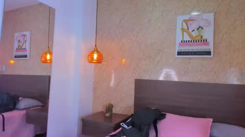 Snapshot of miia03 chatting on March 25, 11:38 am Miia online show from March 25, 11:38 am