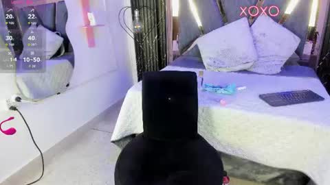 Snapshot of miia_deluxe_ chatting on June 17, 1:52 am miia_deluxe_ online show from June 17, 1:52 am