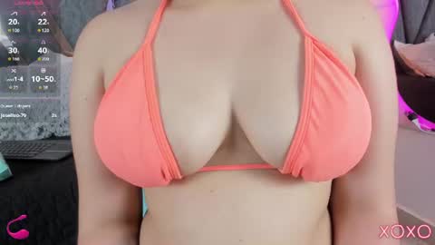 Snapshot of miia_deluxe_ chatting on July 7, 7:23 am miia_deluxe_ online show from July 7, 7:23 am