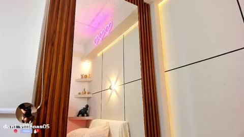    online show from October 23, 1:32 pm