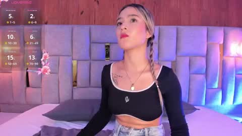 Mia  online show from May 1, 11:26 am
